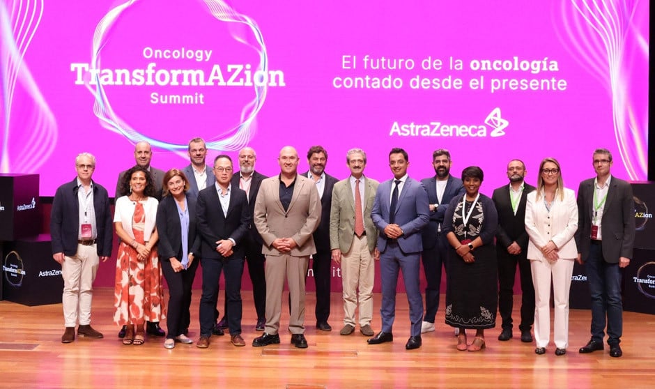 El equipo de AstraZeneca acompañado de los expertos invitados al Oncology TransformAZion Summit celebrado en Madrid