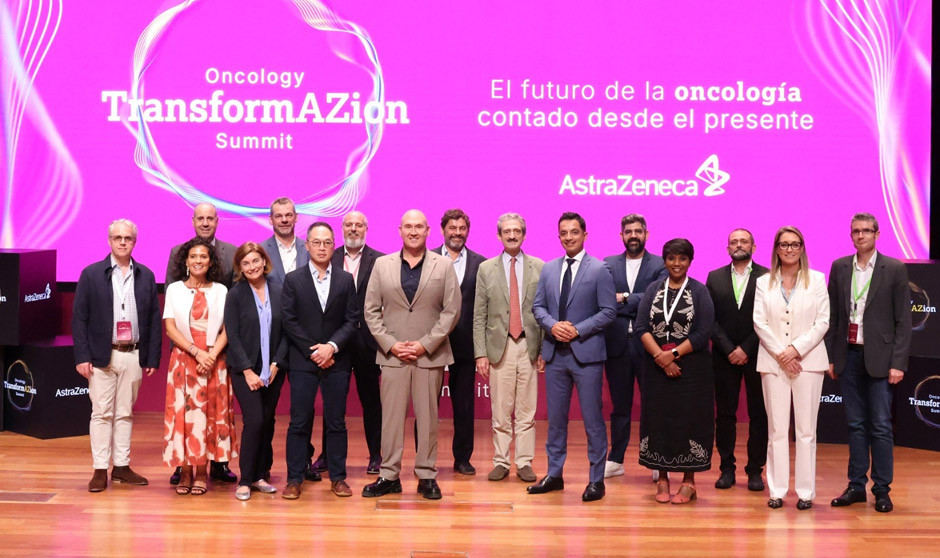 El equipo de AstraZeneca acompañado de los expertos invitados al Oncology TransformAZion Summit celebrado en Madrid