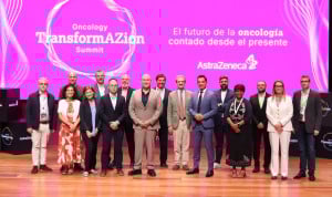El equipo de AstraZeneca acompañado de los expertos invitados al Oncology TransformAZion Summit celebrado en Madrid