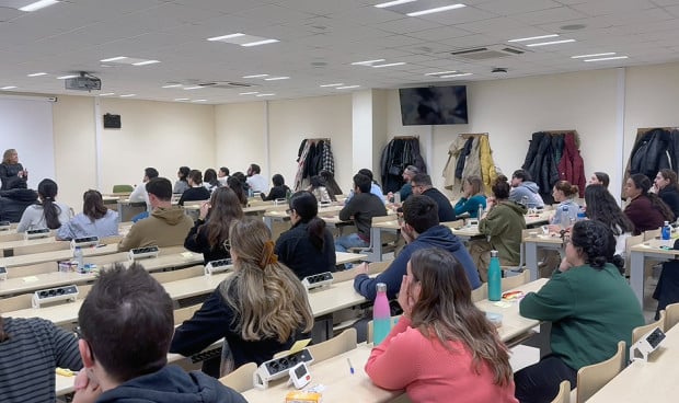  El Supremo aleja el riesgo de cometer un delito al copiar en el examen MIR.