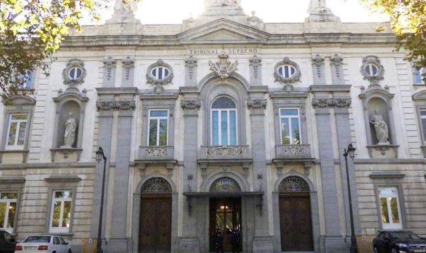 El Supremo obliga a la Generalitat a readmitir a un ginecólogo de 68 años