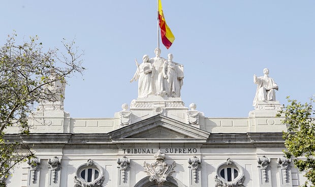 El Supremo rechaza la conversión directa a personal fijo de los sanitarios interinos de larga duración