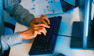El teletrabajo se expande en sanidad: biólogos, MIR, ingenieros, jefes...