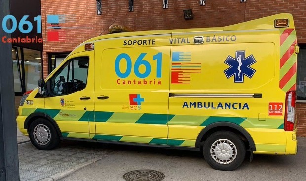 El transporte sanitario consigue 'entrar' en el Parlamento cántabro