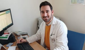 Carlos Fernández, MIR y enfermero, ha conseguido su plaza con 39 años.