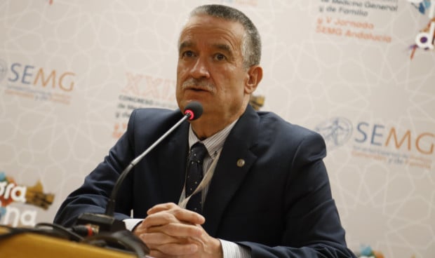 En el MIR 2026 'aprobará' más gente (y eso será un problema en la sanidad)