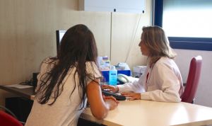 En España hay médicos que solo pueden dedicar de 1 a 3 minutos por paciente