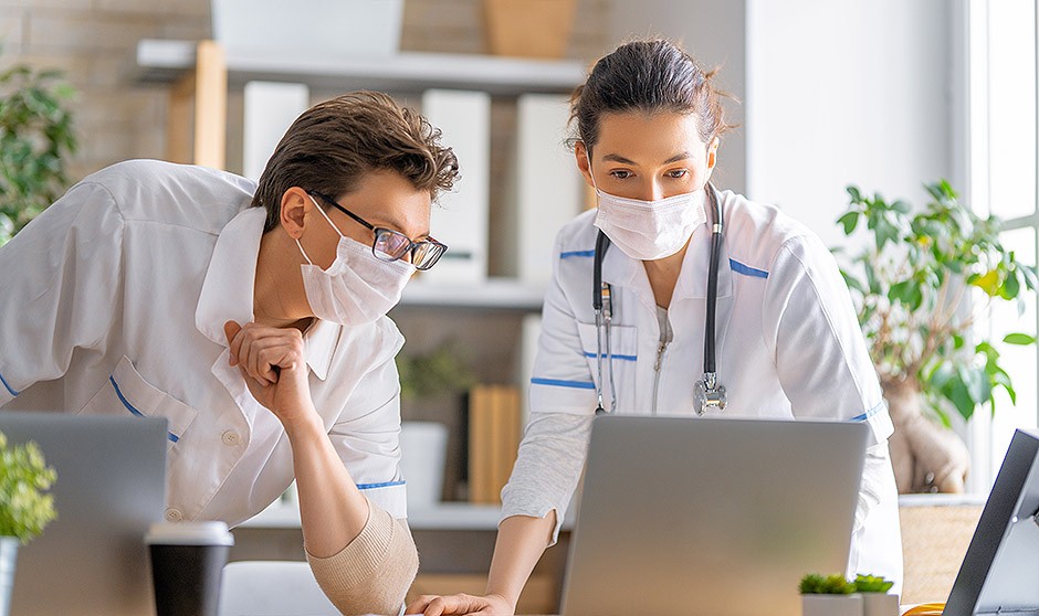 Encuesta | ¿Qué avance es más urgente para la profesión médica?