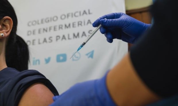 Enfermeras de Las Palmas se ofrecen voluntarias para vacunar del covid