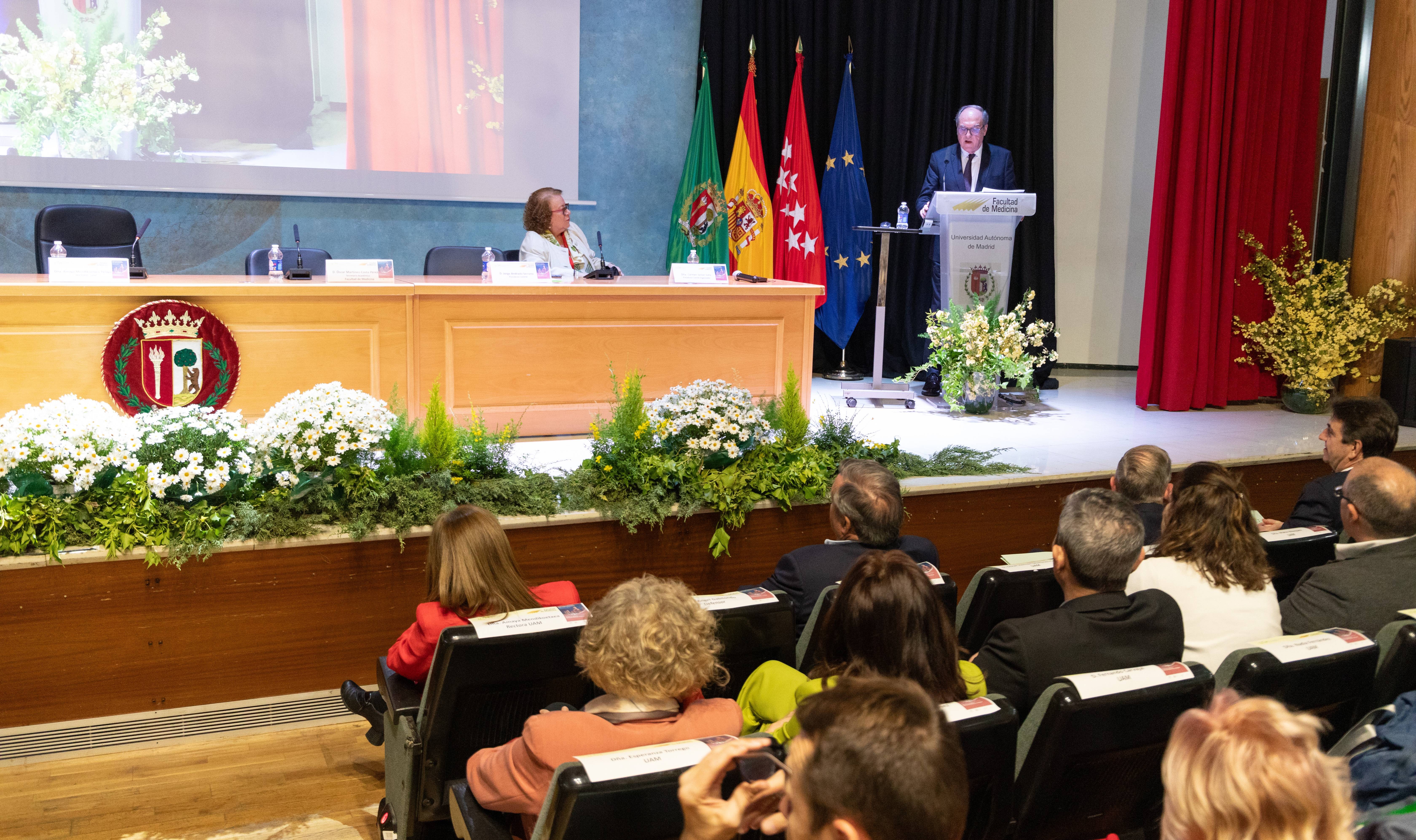 Enfermería se reivindica como la ciencia de los cuidados por excelencia