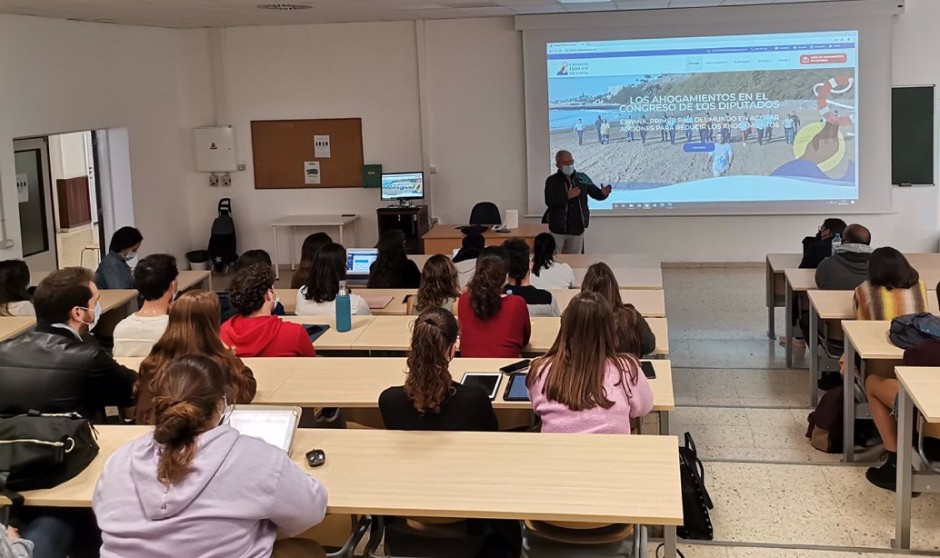 Enfermería solicita vía libre de las CCAA para aumentar las plazas de Grado