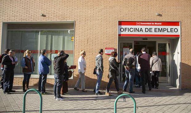 Enfermería suma 3.450 nuevos parados con récord negativo de los más jóvenes