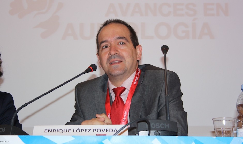 Enrique López-Poveda, catedrático de Otorrinolaringología en la USAL