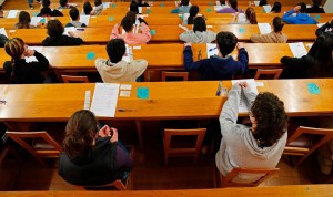 Dos estudiantes han estudiado a la vez una FP y el primer año de Fisioterapia para acceder a Medicina.