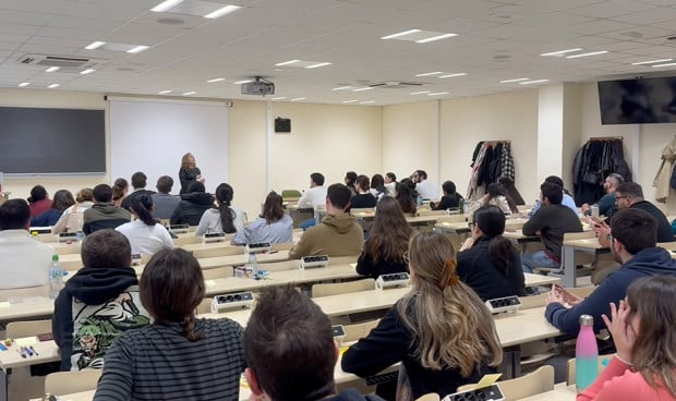 Redacción Médica cuenta la versión de Sanidad del conflicto con el Comité de Expertos encargado del examen MIR