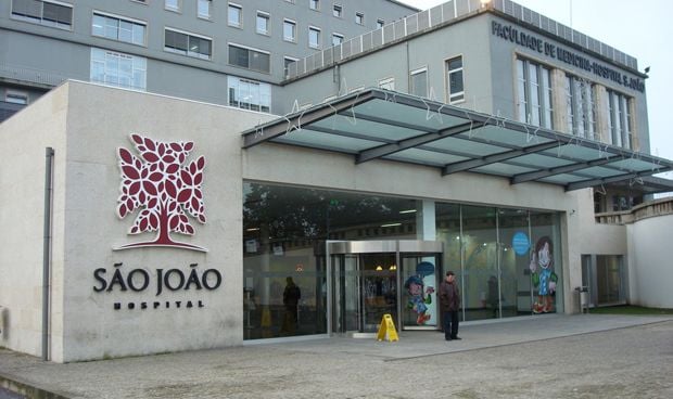Escándalo en Oporto por dar 'quimio' a los niños en el pasillo del hospital