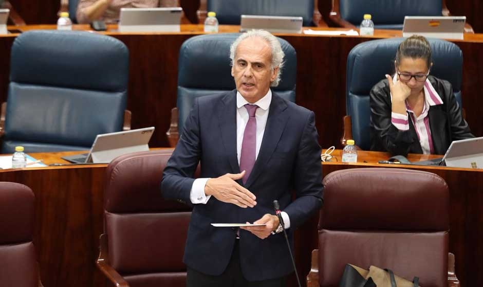 El consejero de Sanidad de la Comunidad de Madrid, Enrique Ruiz Escudero, ha criticado este martes la "falta de estrategia" y "de trabajo" en cuanto a los Recursos Humanos en el Sistema Nacional de Salud (SNS).