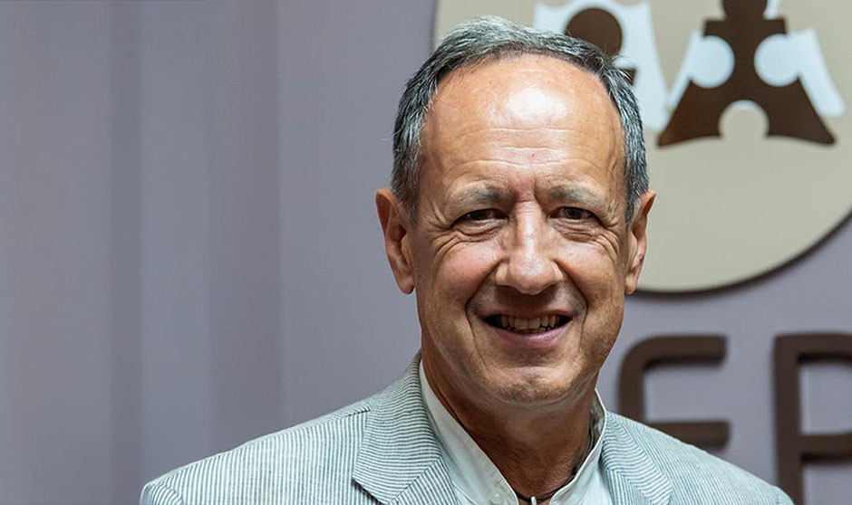 El pediatra Javier Álvarez analiza la situación vacunal en España