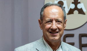 El pediatra Javier Álvarez analiza la situación vacunal en España