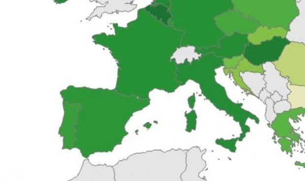 España escala en vacunación Covid europea pero sigue fuera del 'top ten'