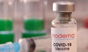 España espera que la vacuna actualizada de Moderna llegue "en septiembre"