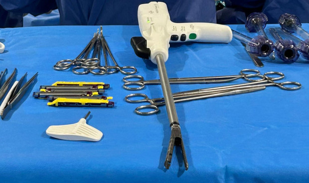 España estrena una nueva endograpadora automática para cirugía bariátrica