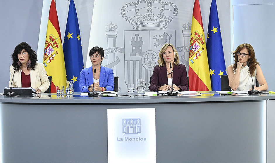 La ministra de Sanidad, Mónica García, tras la reunión del Consejo de Ministros.