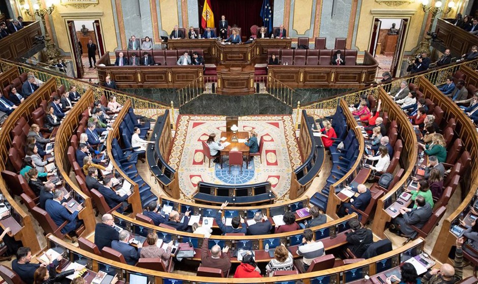 Pleno del Congreso de los Diputados, donde se decide la ley para deportar personas por salud pública. 