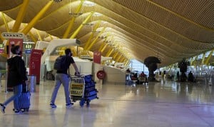 España restringe los vuelos de Sudáfrica por la nueva variante covid 'Nu' 
