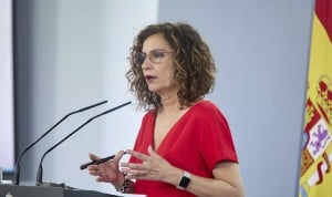  María Jesús Montero, ministra de Hacienda, mantiene en el 6,7% el gasto sanitario en 2024.