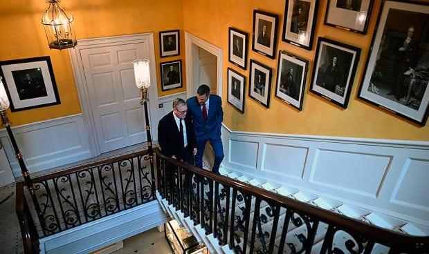 Pedro Sánchez y Kerir Starmer estrechan lazos para reforzar su industria sanitaria