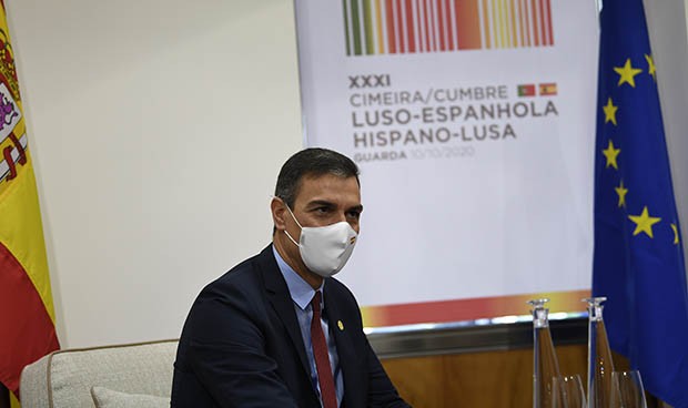 Sánchez sobre el estado de alarma en Madrid: "Pensemos en los sanitarios"