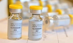 Estudian la muerte de un hombre joven por ictus tras vacunarse con Janssen