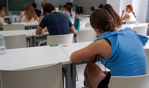Estudiar Medicina en la privada vale una media de 120.000 euros