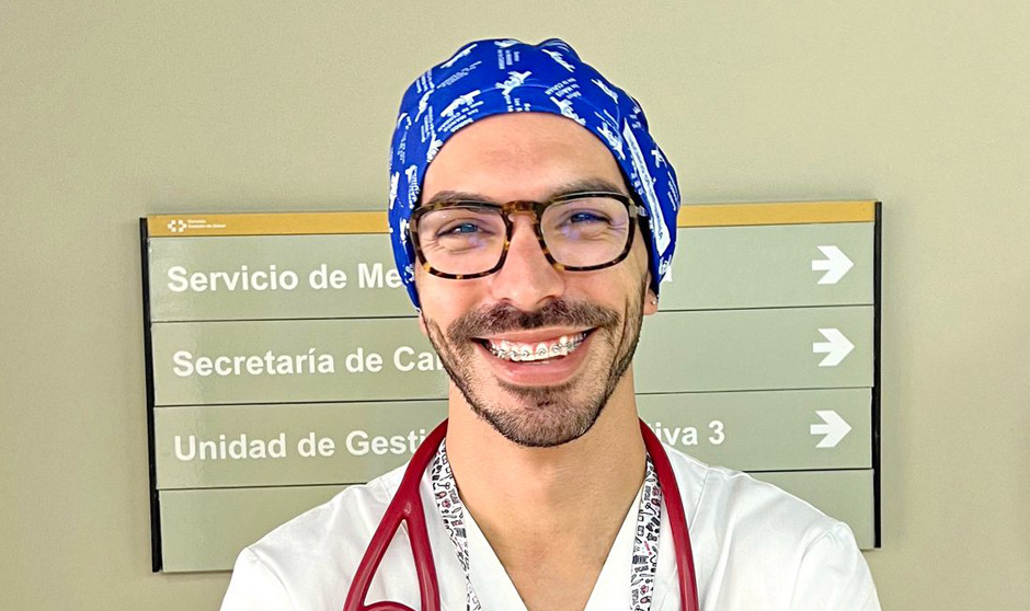 Manuel Alejandro Moya, Estudiante de Medicina, es también TCAE y cuenta cómo es compaginar las dos profesiones. 