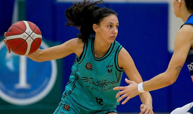 Marina Gea, médica y jugadora profesional de baloncesto, no hará el examen MIR el año que viene. 