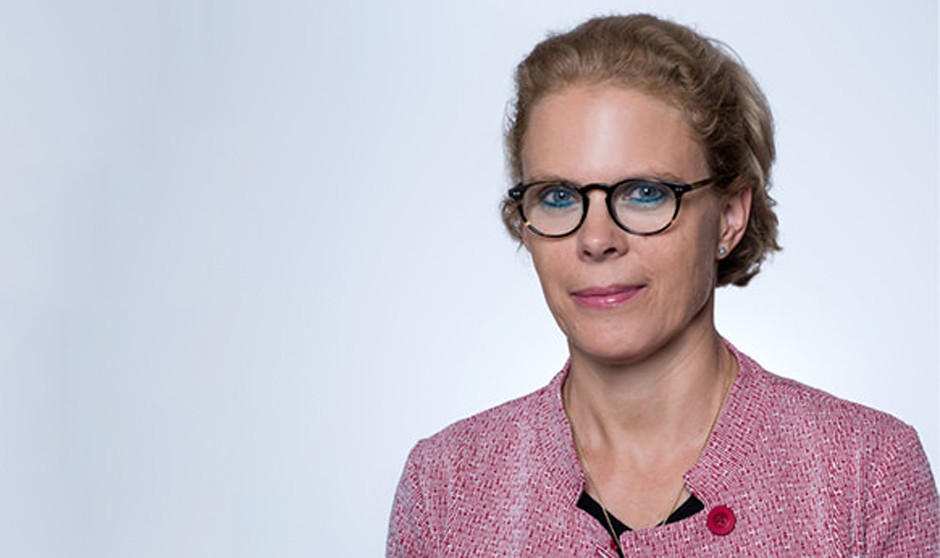  Hélène Dollfus, catedrática de Genética médica, focaliza en la genómica la nueva fase de estudio de patologías raras.