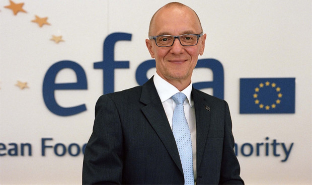  Bernhard Url, director ejecutivo de la Autoridad Europea de Seguridad Alimentaria (EFSA). Europa descarta añadir vitamina D a los alimentos para mejorar los niveles y además recuerda cuál es el nivel máximo recomendado para tener buena salud