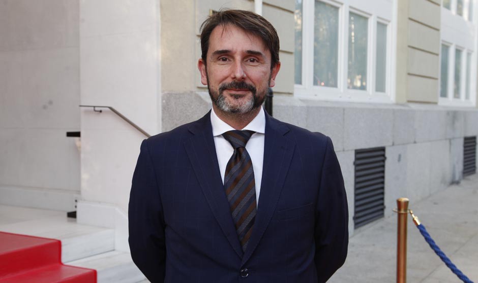 Europa 'paga' la llegada de pacientes al gran buque investigador de Sanidad