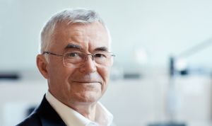 Europa premia al padre de las vacunas que "salvaron millones de vidas"