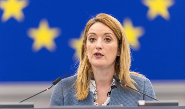  La presidenta del Parlamento Europeo, Roberta Metsola, valida una Directiva sobre igualdad salarial. 