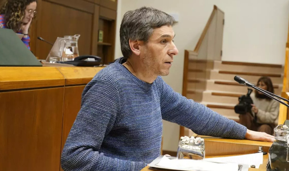  Jon Hernández, diputado de Sumar en el Parlamento de Euskadi, propone un dentista gratis para los menores de 15 años