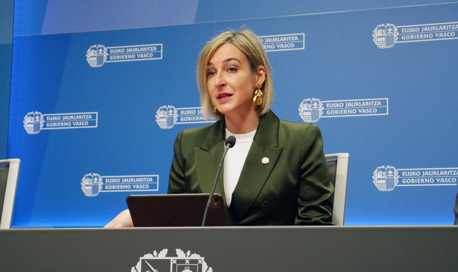 La portavoz del Gobierno vasco, María Ubarretxena, recurre al Tribunal Constitucional la competencia para homologar títulos de Medicina. 