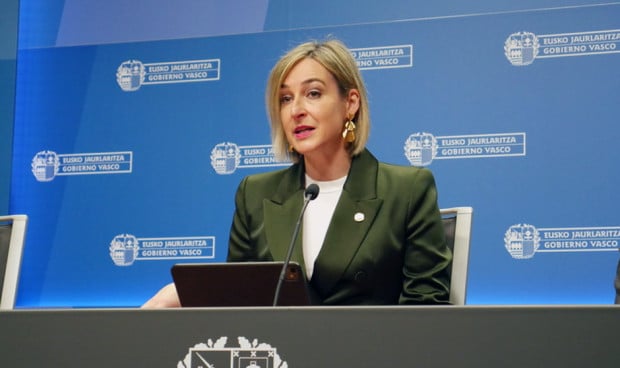 La portavoz del Gobierno vasco, María Ubarretxena, recurre al Tribunal Constitucional la competencia para homologar títulos de Medicina. 