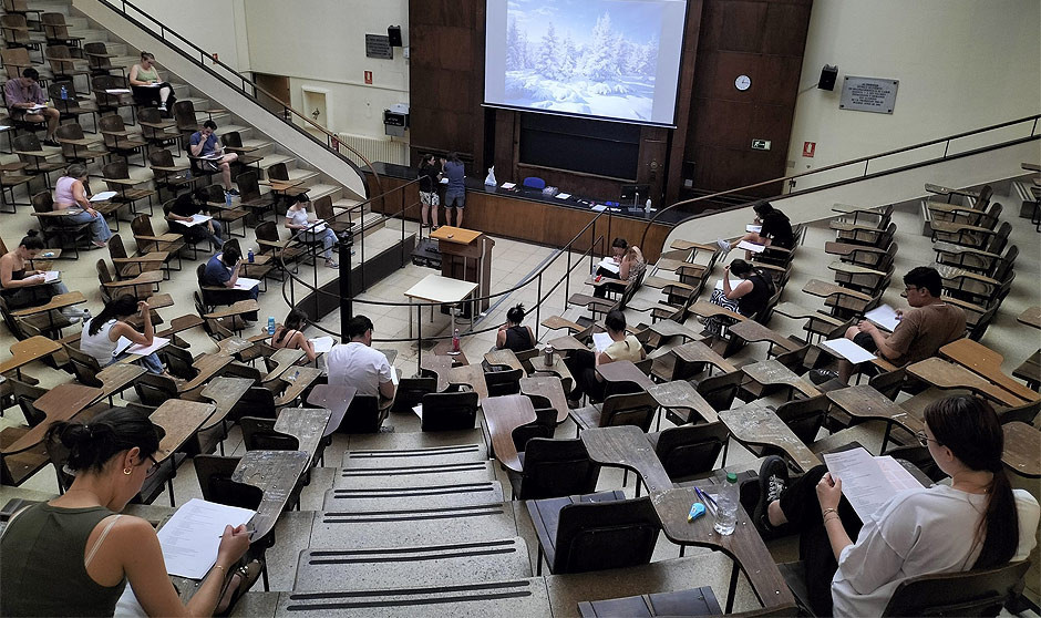 Un profesor de la UCM denuncia altas temperaturas durante los exámenes con aulas sin climatizar en plena ola de calor
