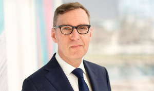 Ya en directo la charla con Alan Milburn, exministro de Sanidad británico