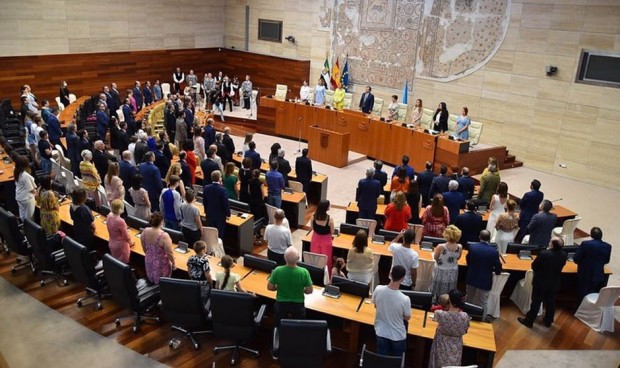 Extremadura abona un 'nuevo' SES en una legislatura en la que irrumpe la IA.