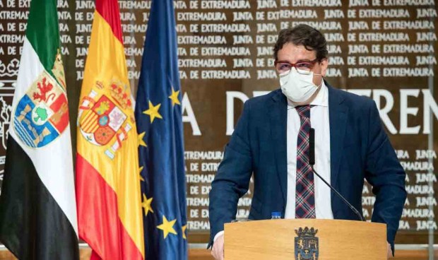 Extremadura negociará 500 enfermeros más para reforzar el SES