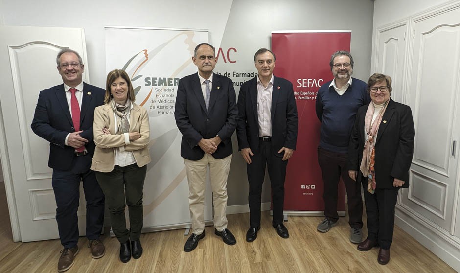 Foto de Familia de Semergen y Sefac durante la presentación del 'Manifiesto de Zaragoza'.