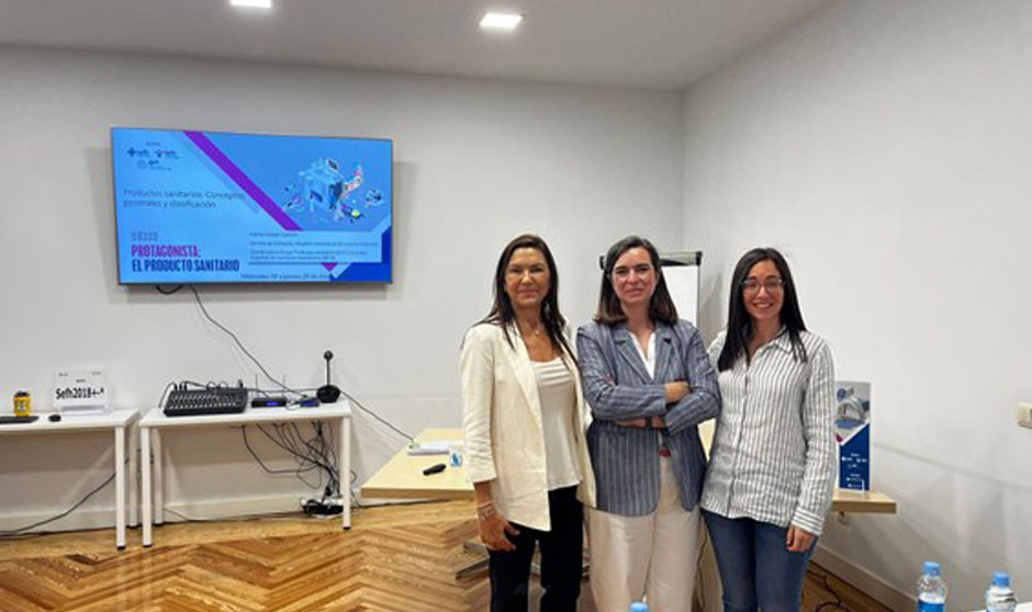   Marisa Gaspar, coordinadora del GPS, Cecilia Martínez, presidenta de SEFH y Seira Climent secretaria del GPS.